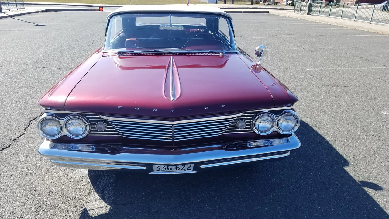 1960 Pontiac Parisienne - Image 16 of 31