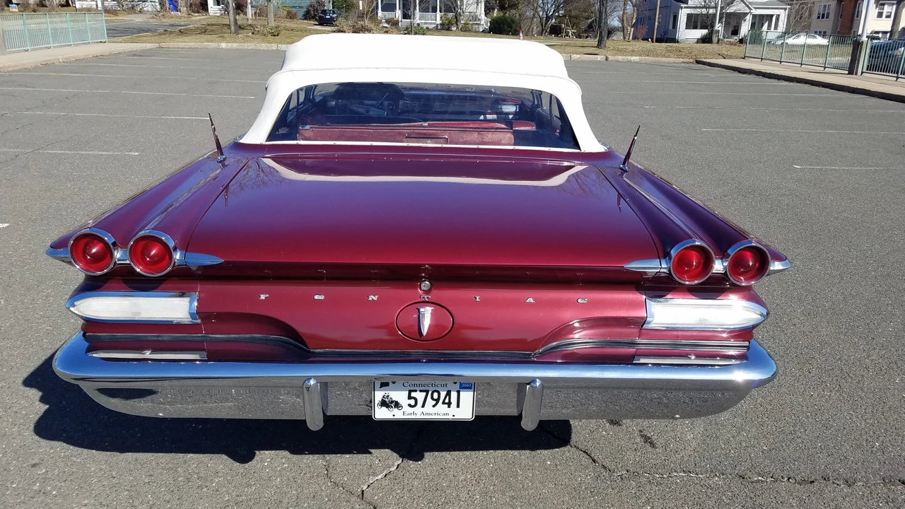 1960 Pontiac Parisienne - Image 8 of 31