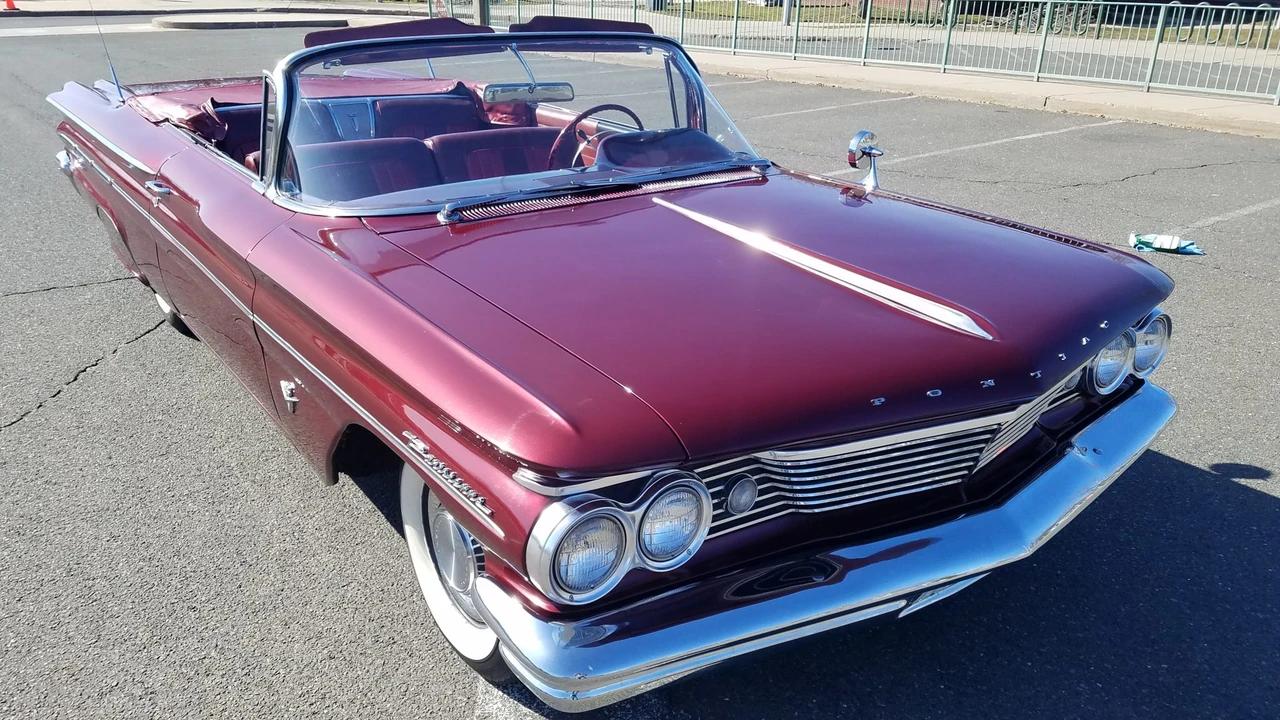 1960 Pontiac Parisienne - Image 14 of 31