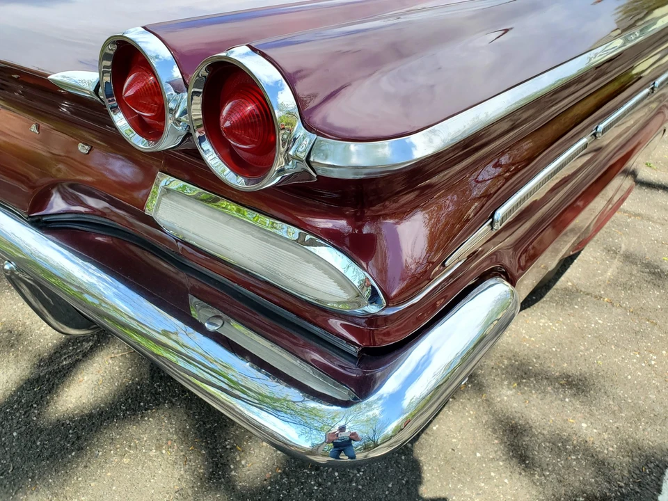 1960 Pontiac Parisienne - Image 30 of 31