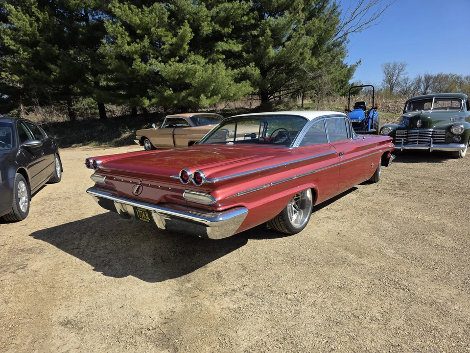 1960 Pontiac Parisienne - Image 14 of 31