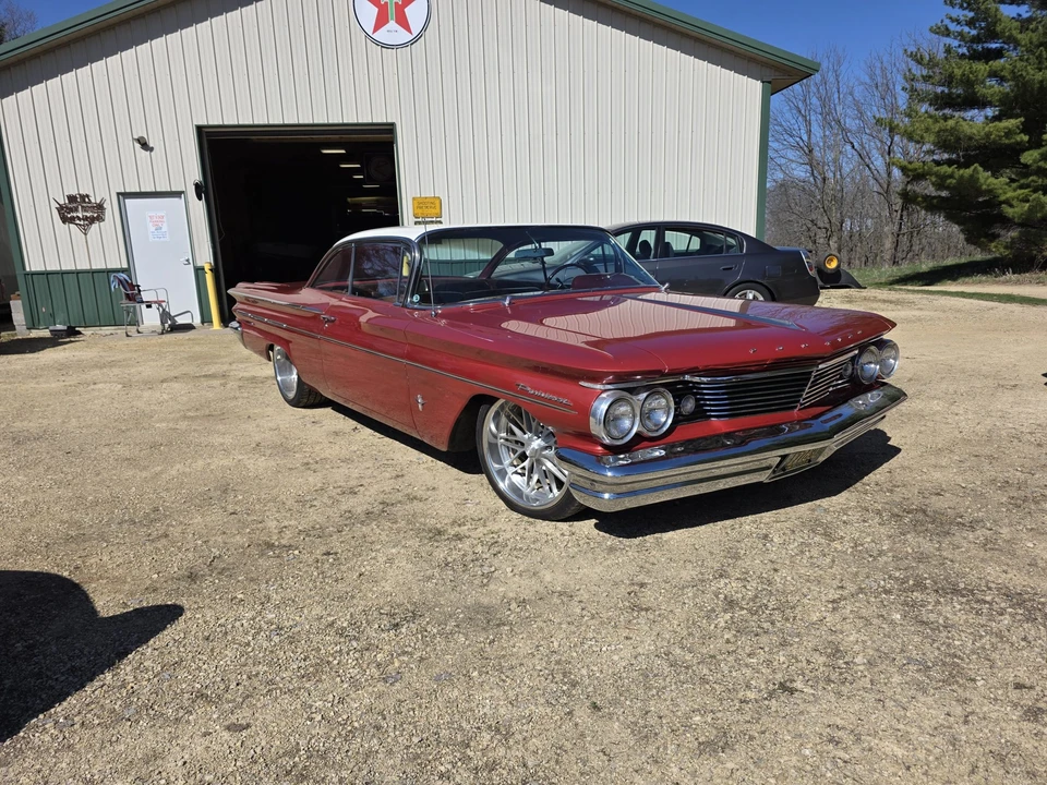 1960 Pontiac Parisienne - Image 9 of 31
