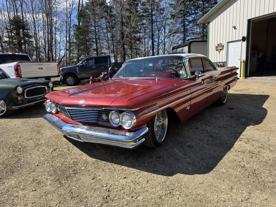 1960 Pontiac Parisienne - Image 10 of 31