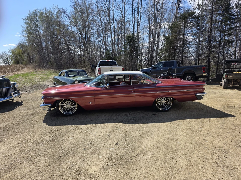 1960 Pontiac Parisienne - Image 11 of 31