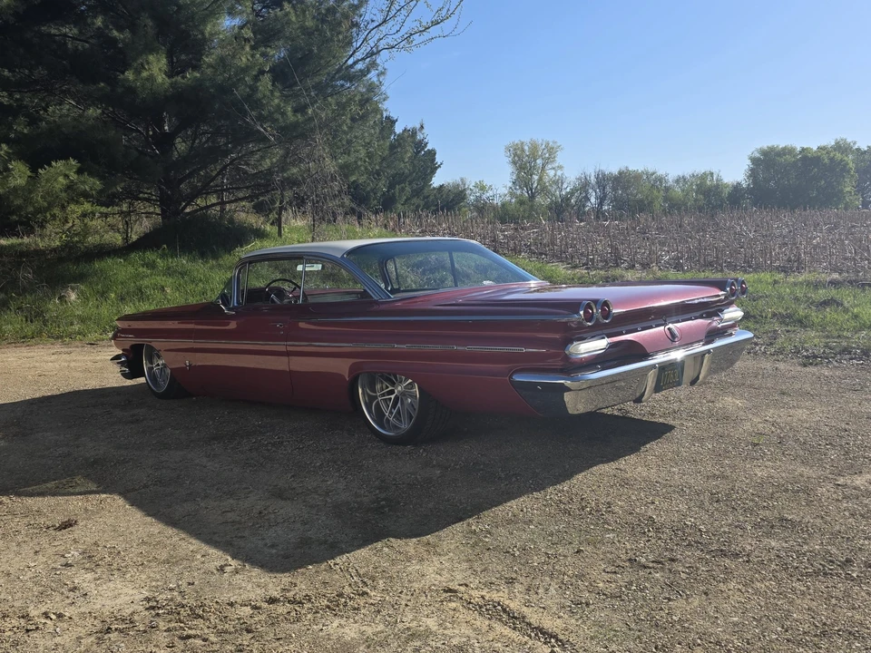 1960 Pontiac Parisienne - Image 12 of 31