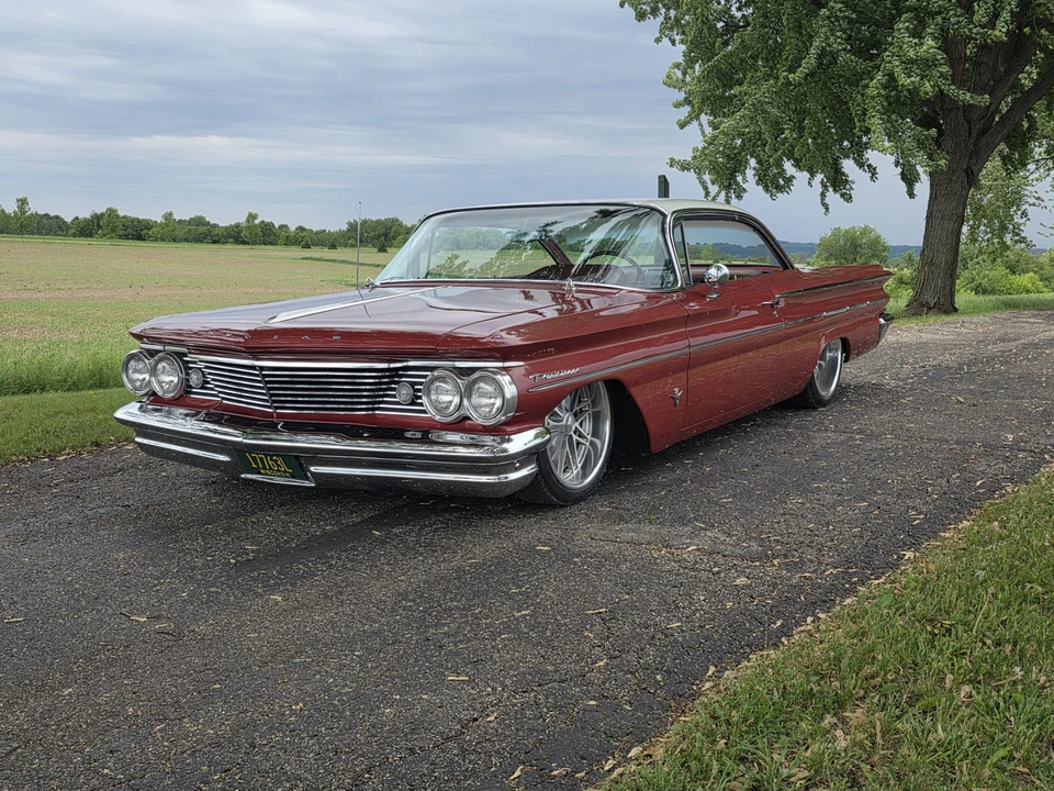 1960 Pontiac Parisienne - Image 4 of 31