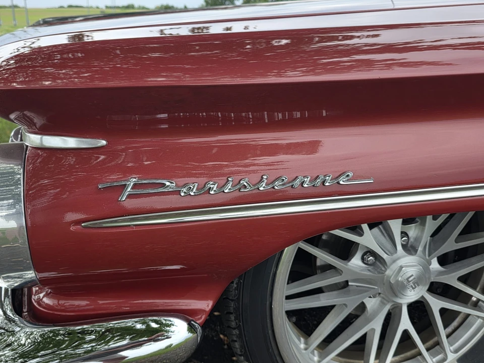 1960 Pontiac Parisienne - Image 16 of 31