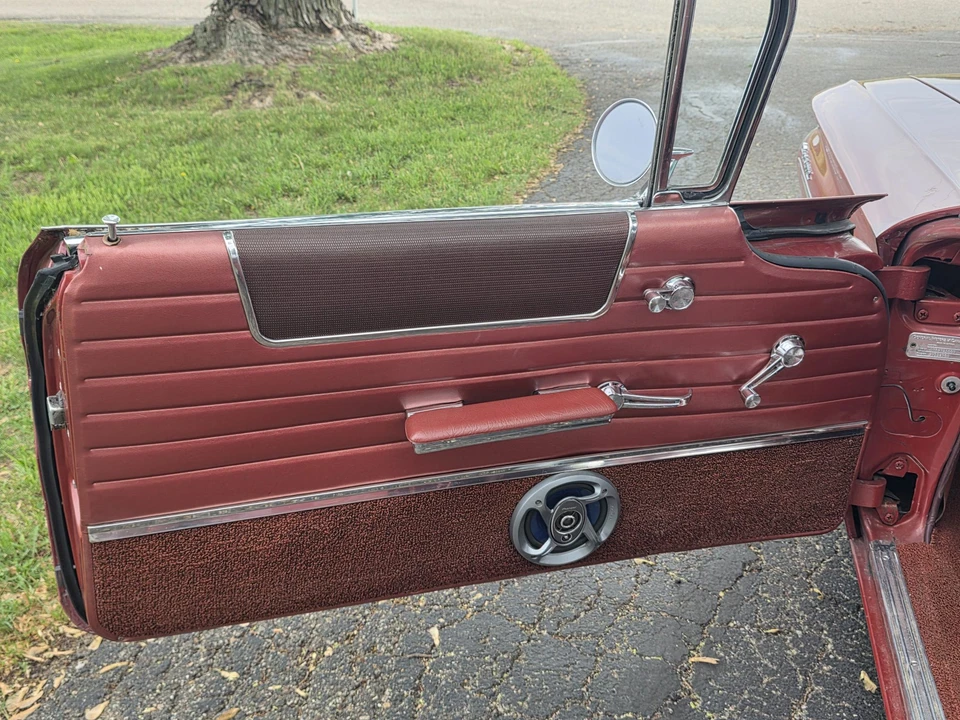 1960 Pontiac Parisienne - Image 19 of 31