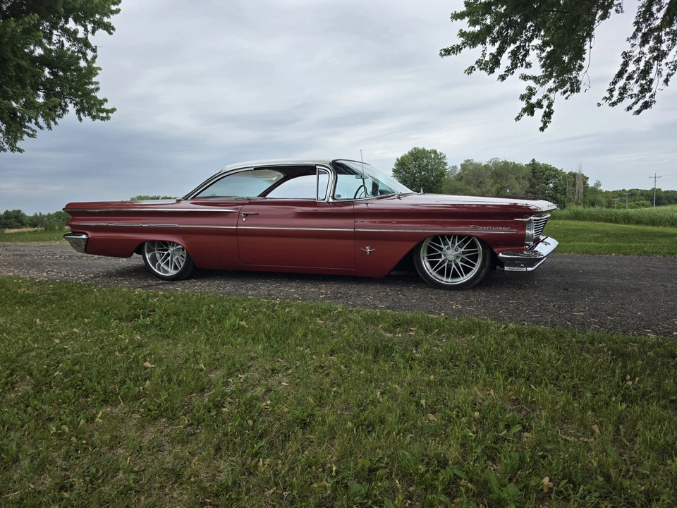 1960 Pontiac Parisienne - Image 8 of 31