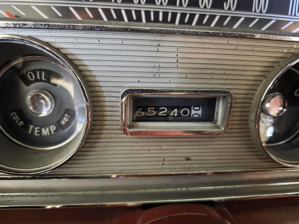 1960 Pontiac Parisienne - Image 26 of 31
