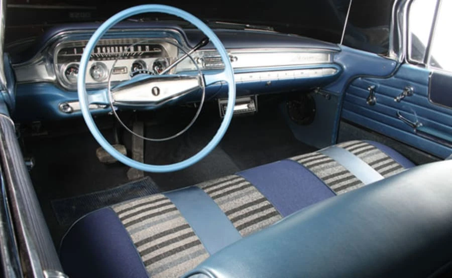 1960 Pontiac Parisienne - Image 2 of 7