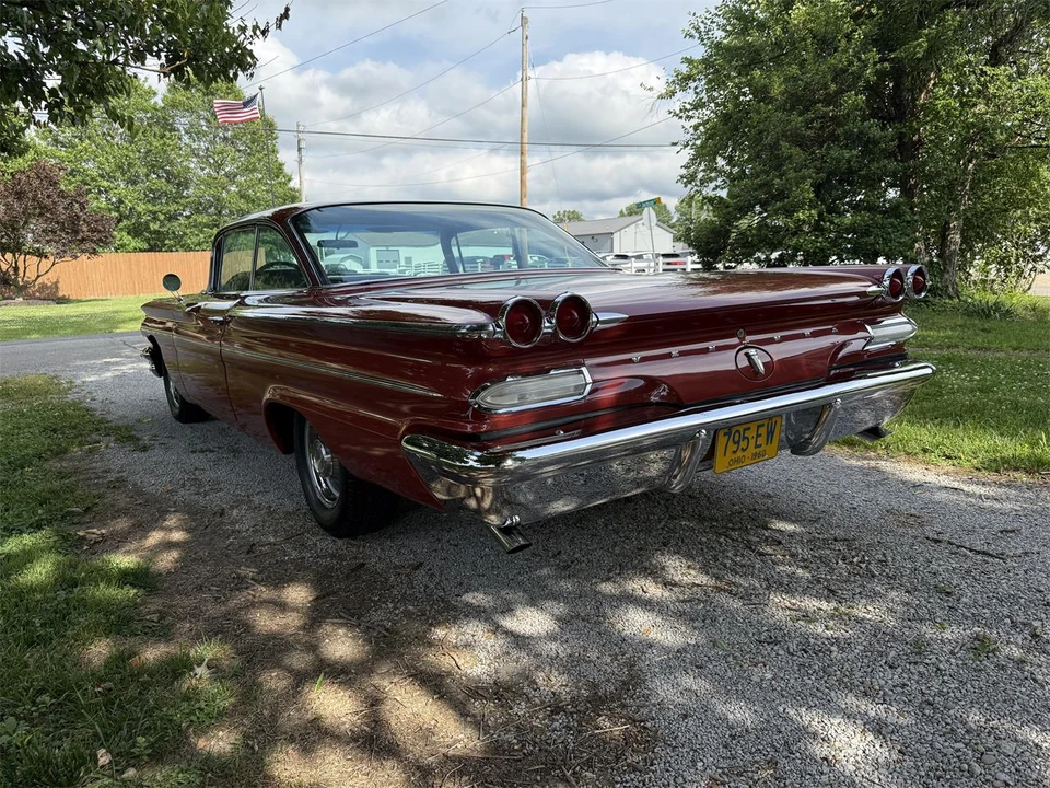 1960 Pontiac - Image 5 of 31