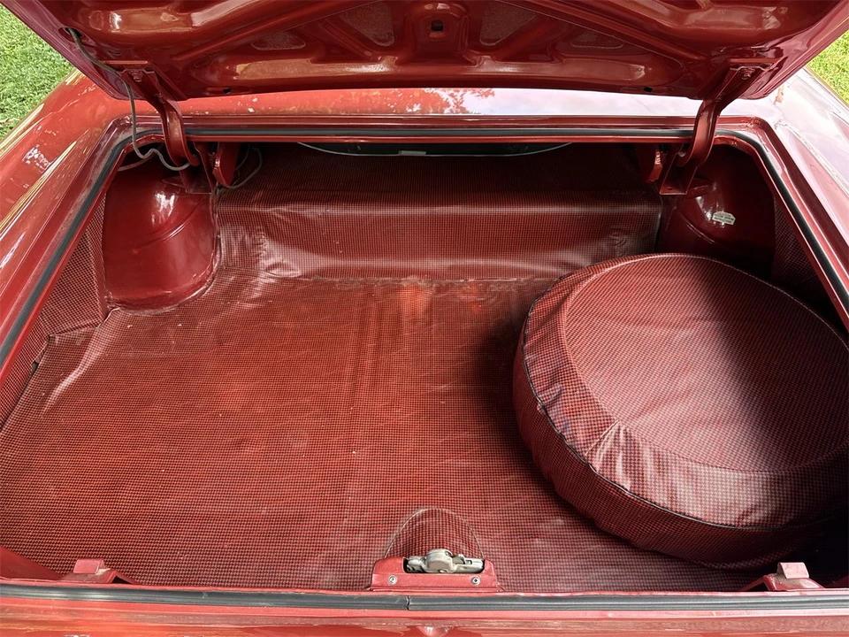 1960 Pontiac - Image 7 of 31