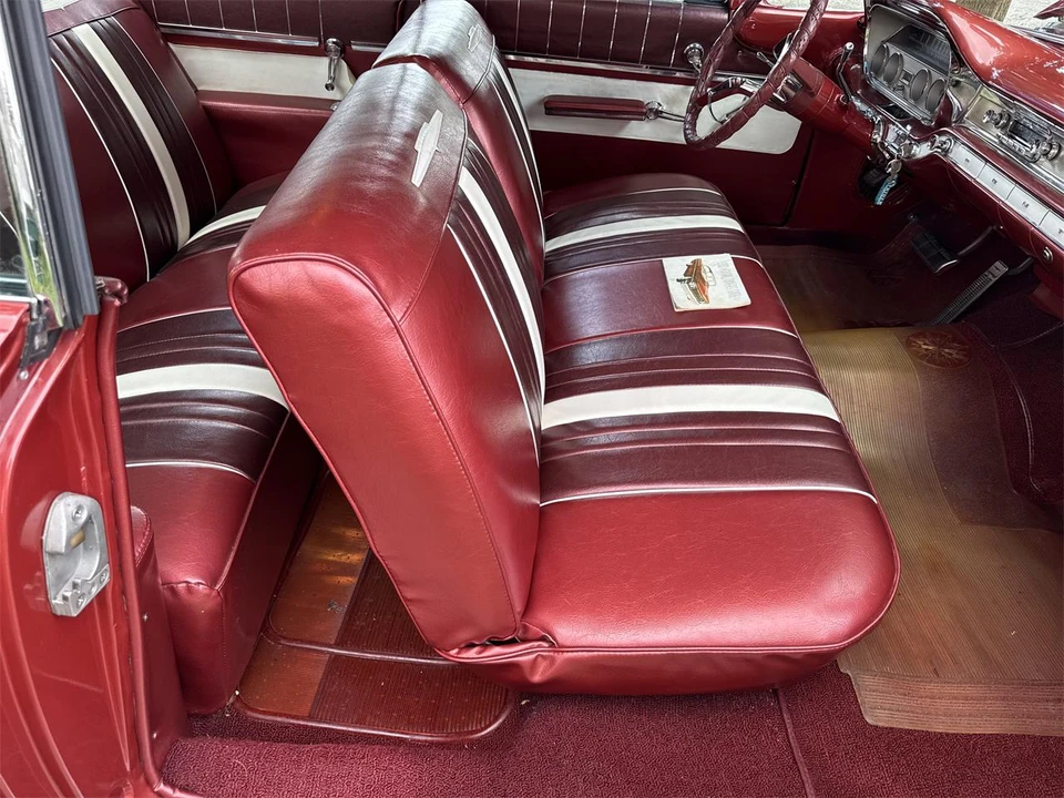 1960 Pontiac - Image 8 of 31