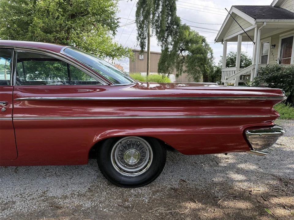 1960 Pontiac - Image 13 of 31
