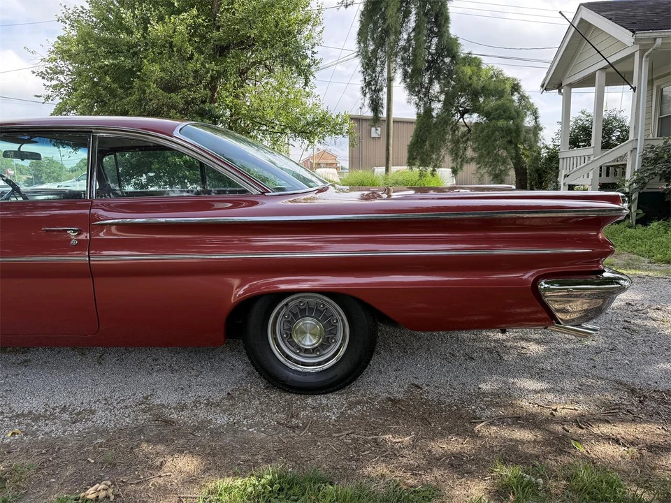 1960 Pontiac - Image 14 of 31