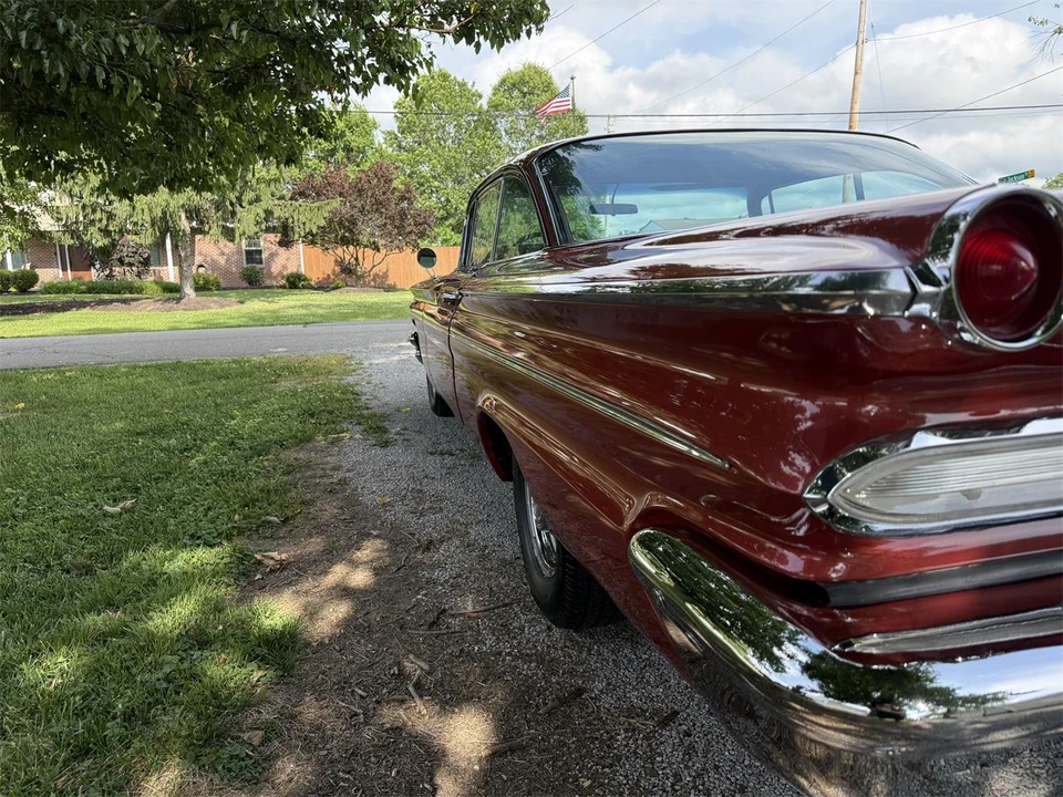 1960 Pontiac - Image 15 of 31