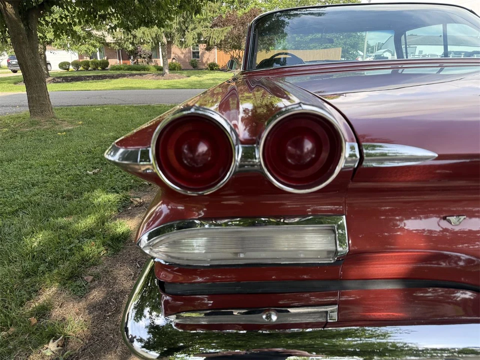 1960 Pontiac - Image 16 of 31