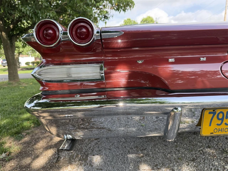 1960 Pontiac - Image 17 of 31