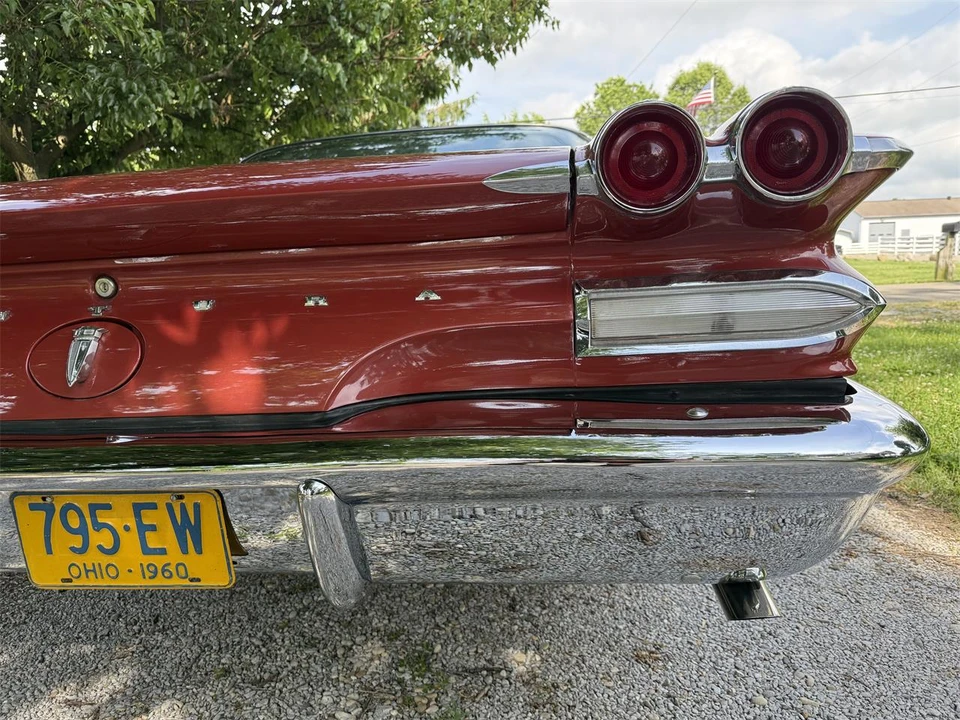 1960 Pontiac - Image 18 of 31