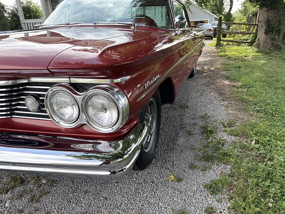 1960 Pontiac - Image 29 of 31