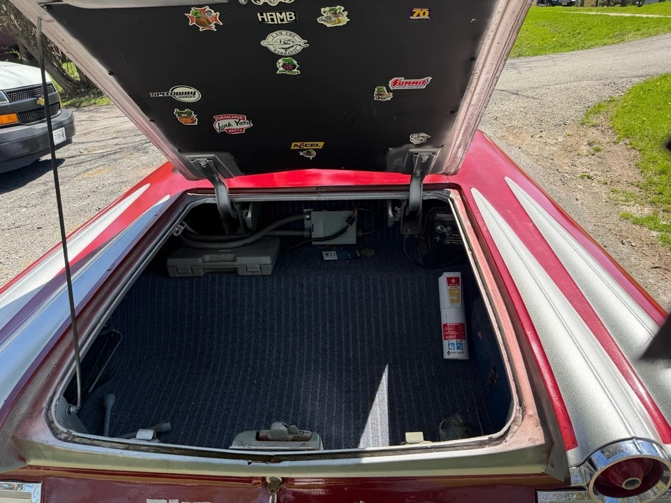 1960 Pontiac - Image 8 of 13