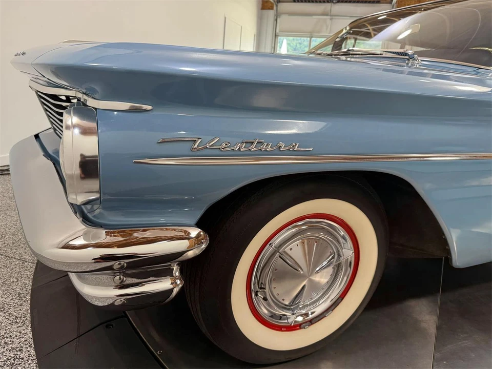 1960 Pontiac - Image 29 of 31