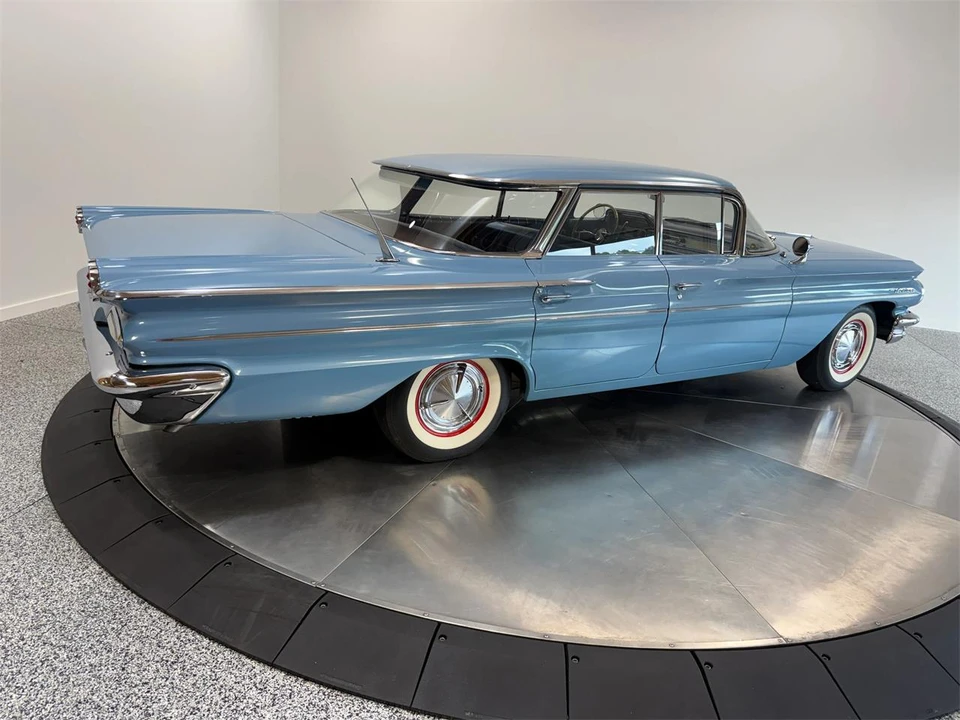 1960 Pontiac - Image 21 of 31