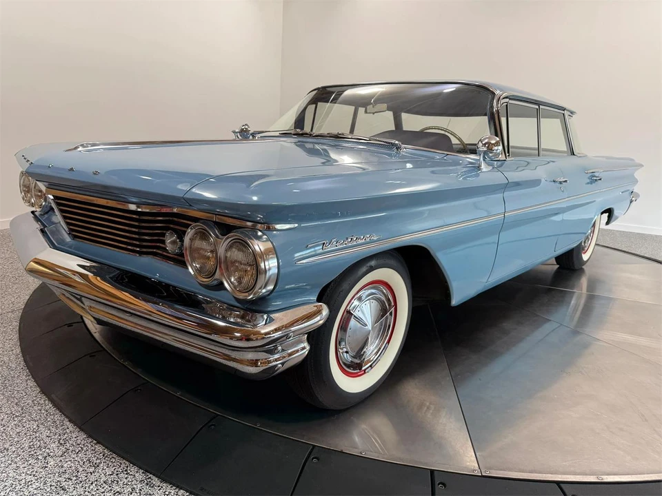 1960 Pontiac - Image 9 of 31