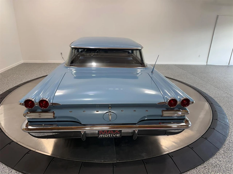 1960 Pontiac - Image 18 of 31