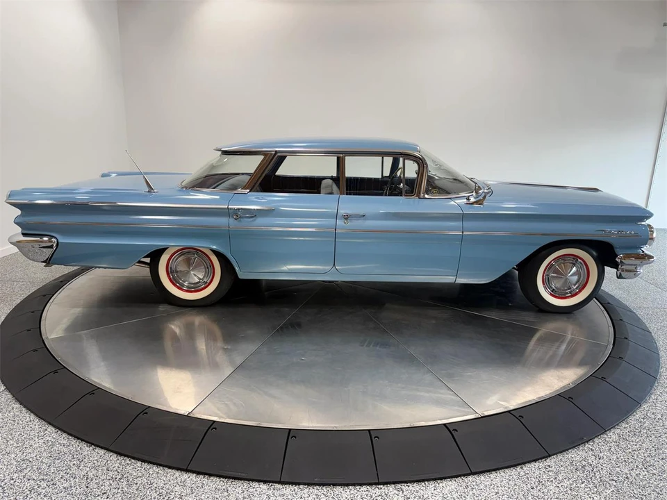 1960 Pontiac - Image 22 of 31