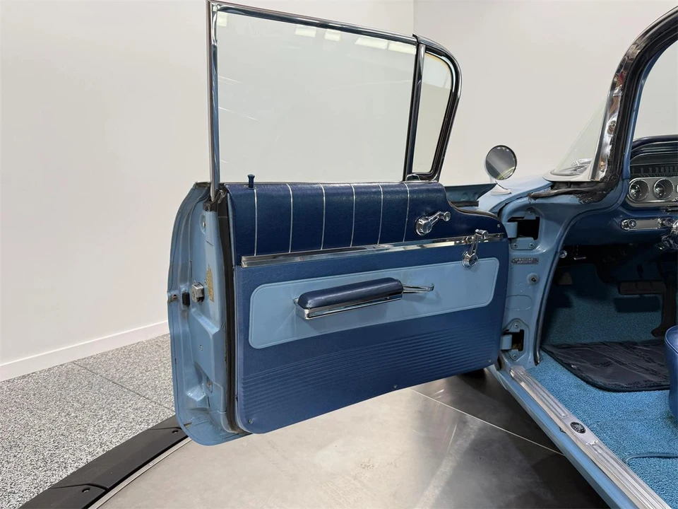 1960 Pontiac - Image 31 of 31
