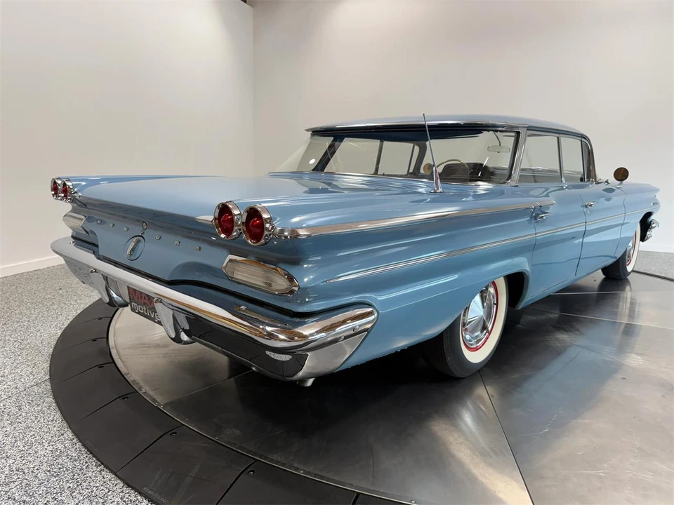 1960 Pontiac - Image 19 of 31