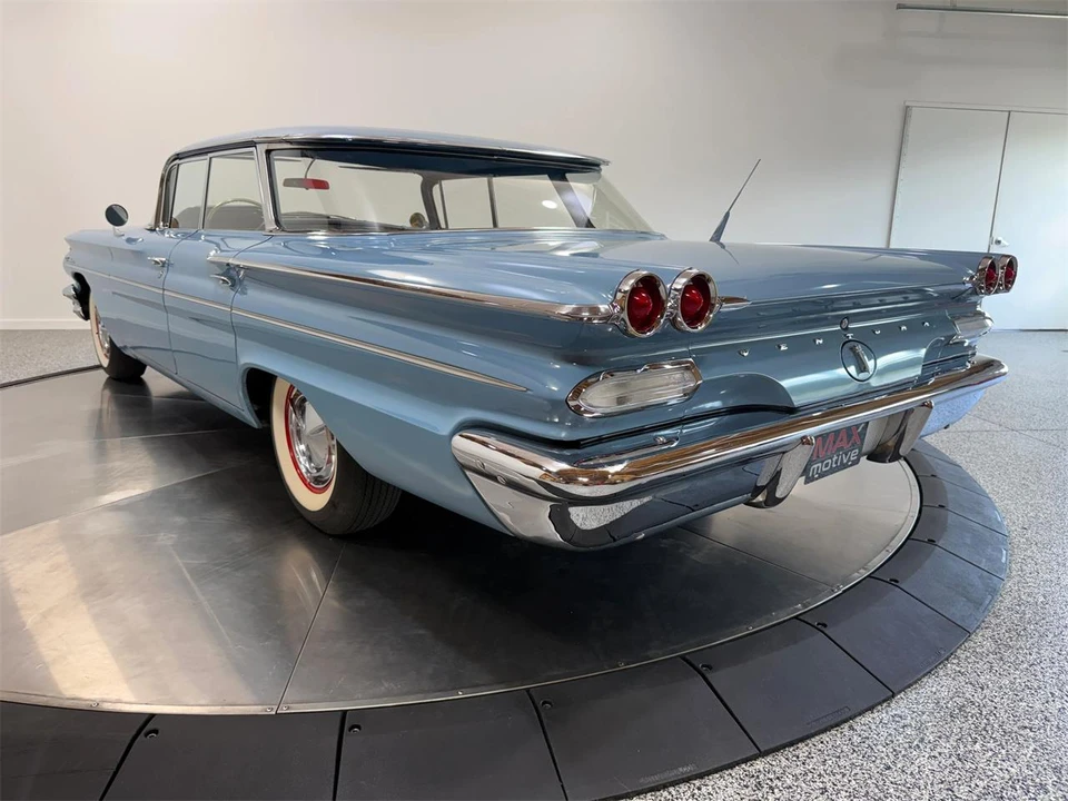 1960 Pontiac - Image 15 of 31