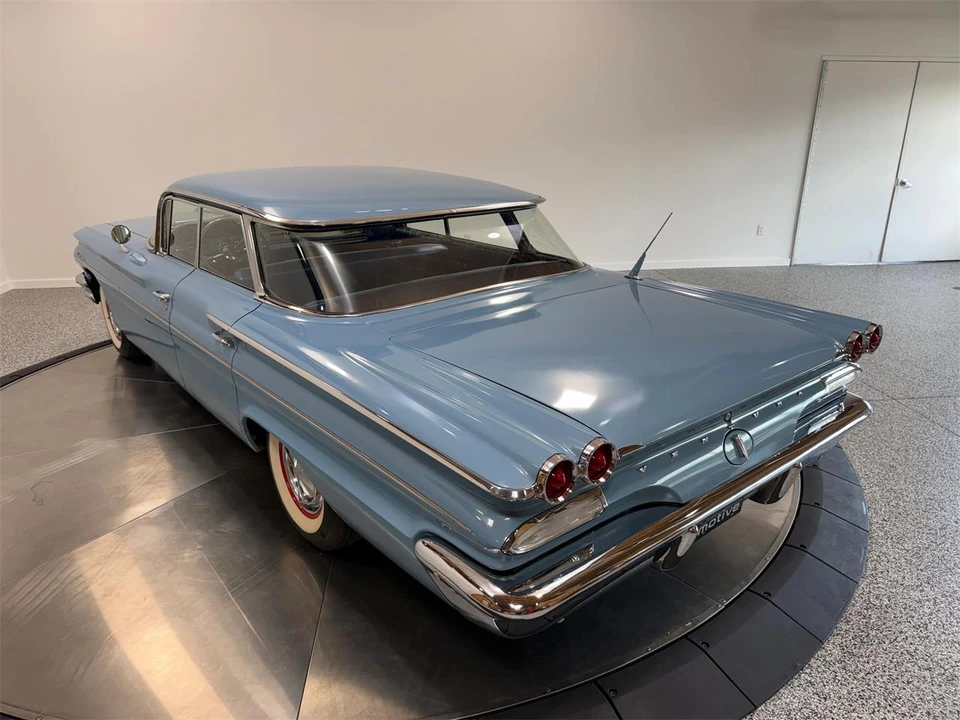 1960 Pontiac - Image 16 of 31