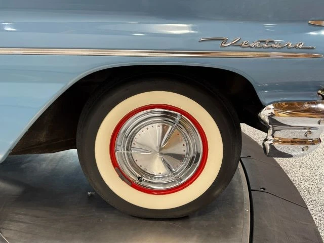 1960 Pontiac - Image 27 of 31