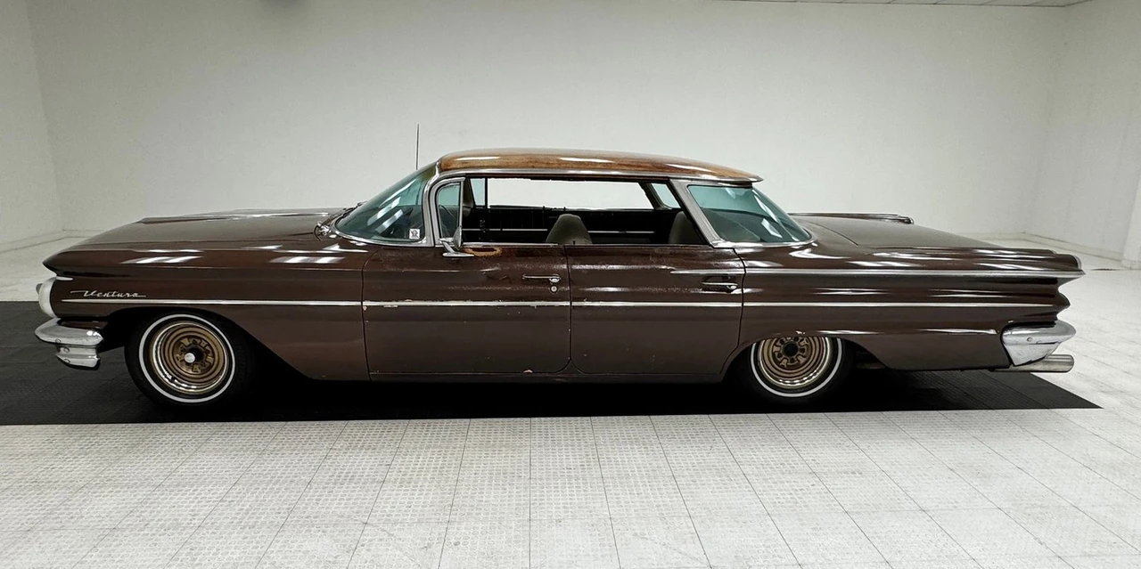 1960 Pontiac Tempest - Image 2 of 21