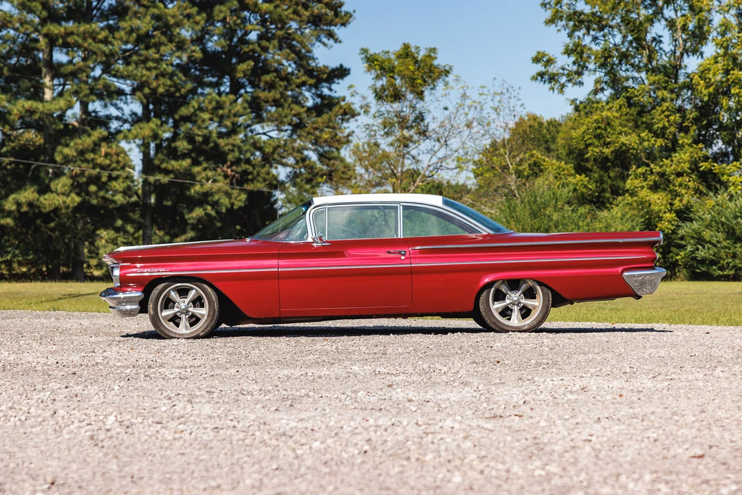 1960 Pontiac - Image 2 of 31