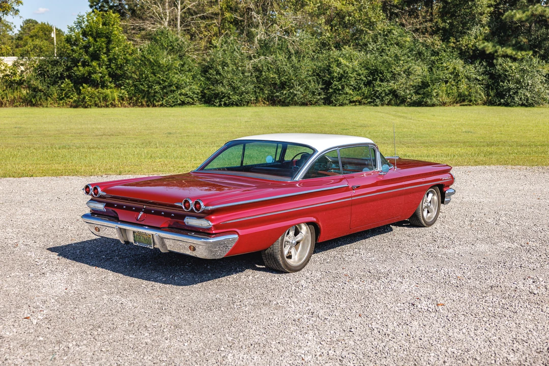 1960 Pontiac - Image 9 of 31