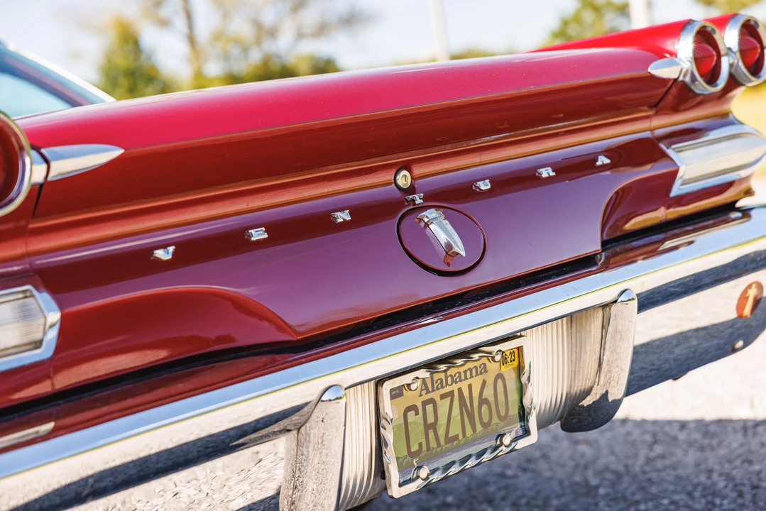1960 Pontiac - Image 22 of 31