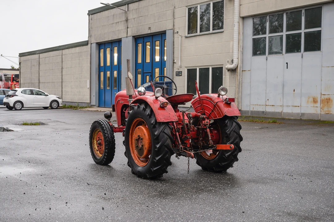 1960 Porsche Tractors - Image 6 of 31