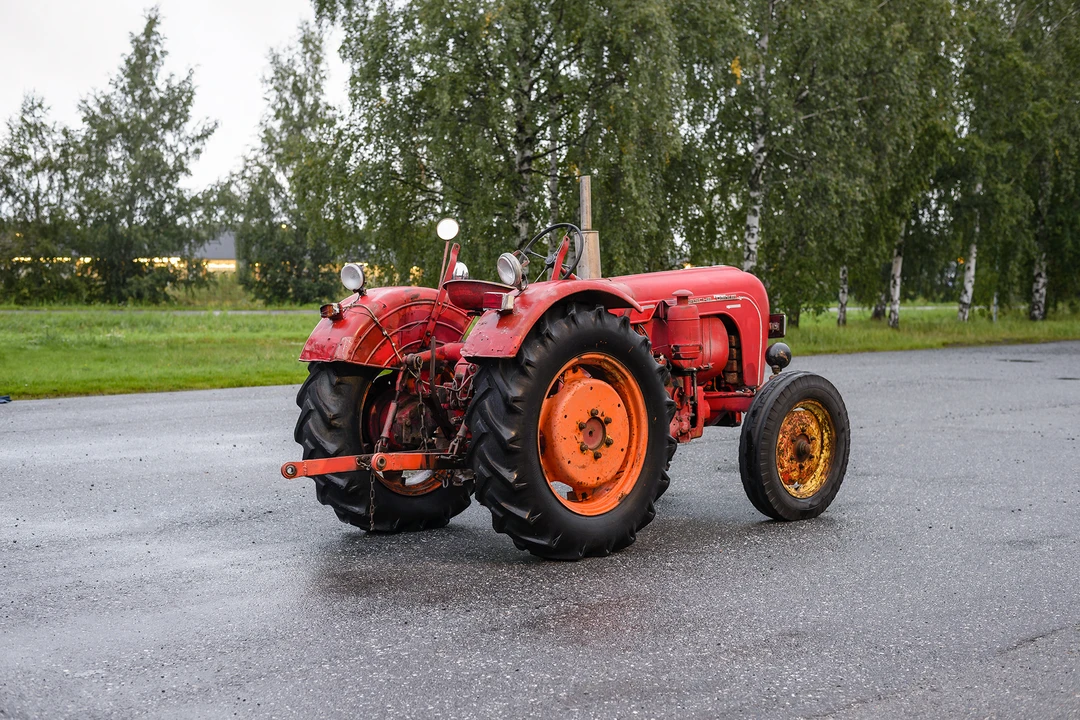 1960 Porsche Tractors - Image 8 of 31