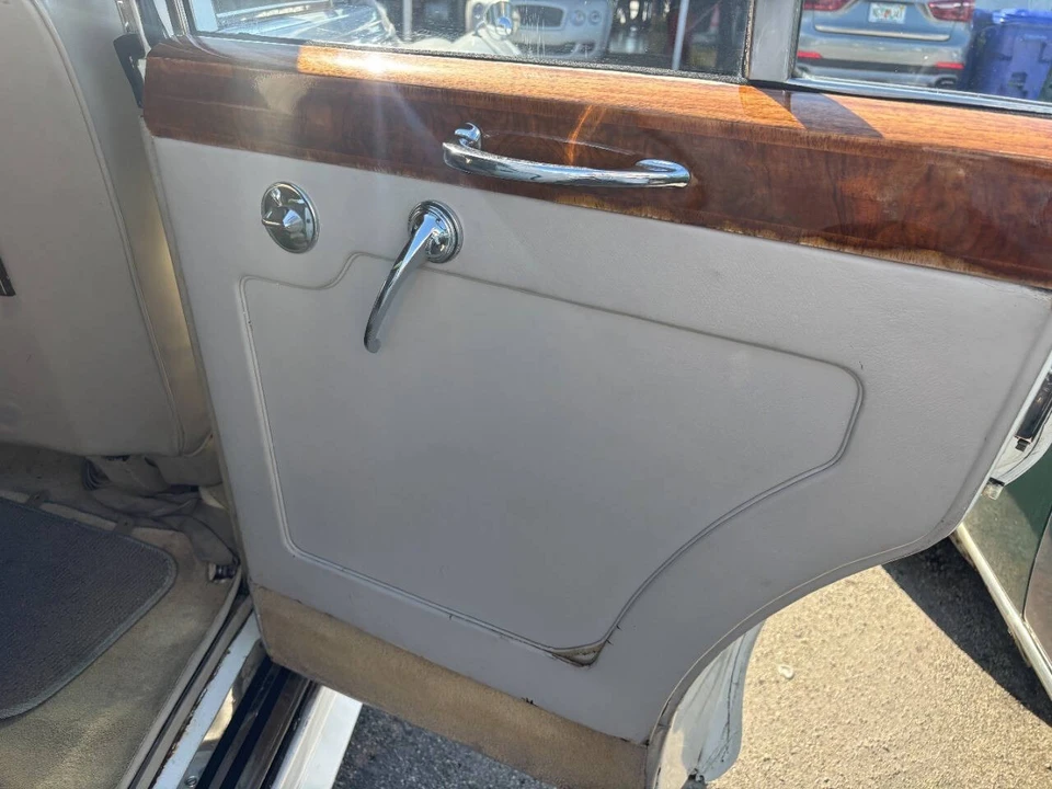 1960 Rolls-Royce Silver Cloud II - Image 14 of 17