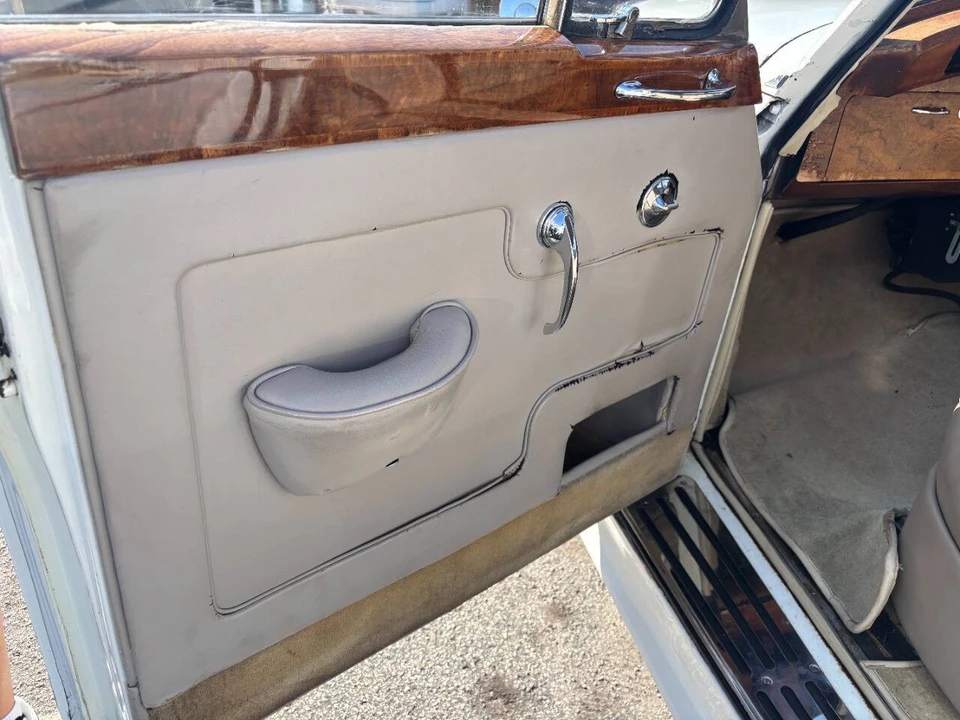 1960 Rolls-Royce Silver Cloud II - Image 11 of 17