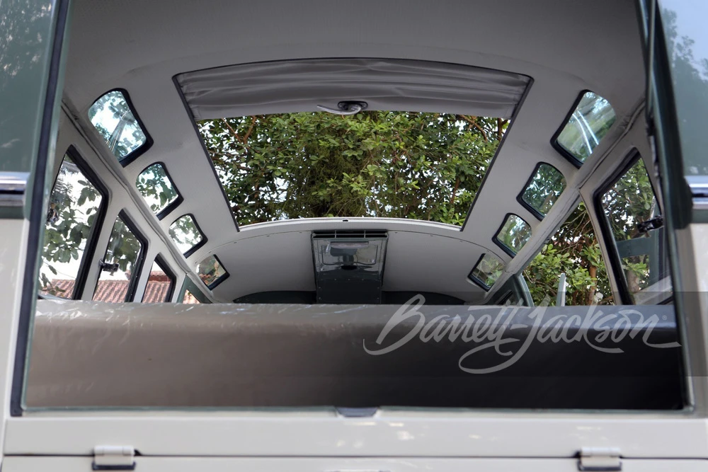1960 Volkswagen Split-Window Bus - Image 13 of 17