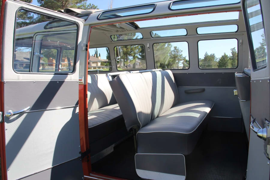 1960 Volkswagen Split-Window Bus - Image 5 of 11