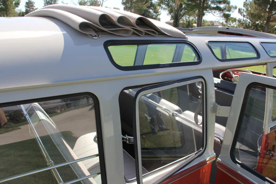1960 Volkswagen Split-Window Bus - Image 6 of 11