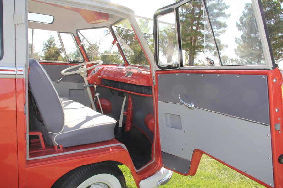 1960 Volkswagen Split-Window Bus - Image 7 of 11