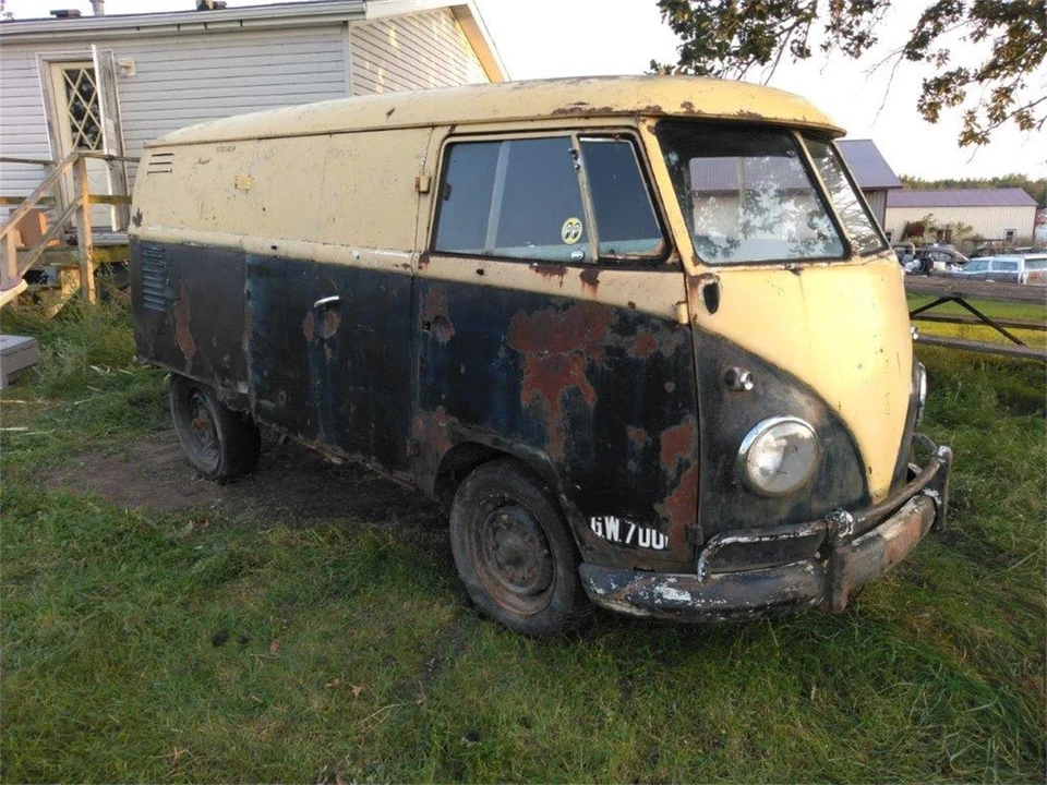 1960 Volkswagen Split-Window Bus - Image 2 of 31