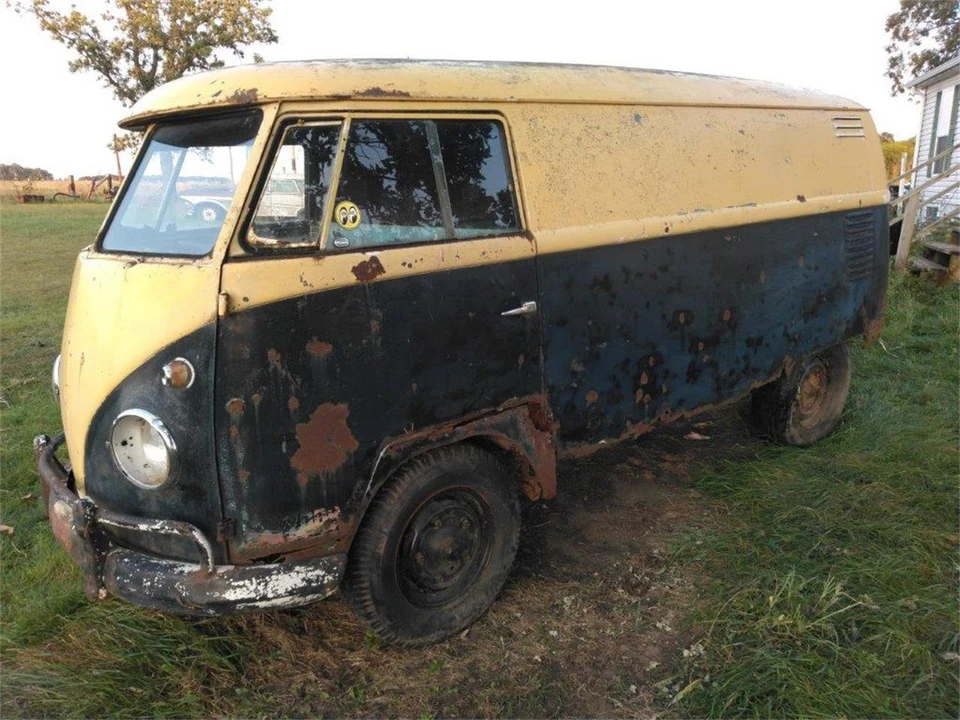 1960 Volkswagen Split-Window Bus - Image 7 of 31